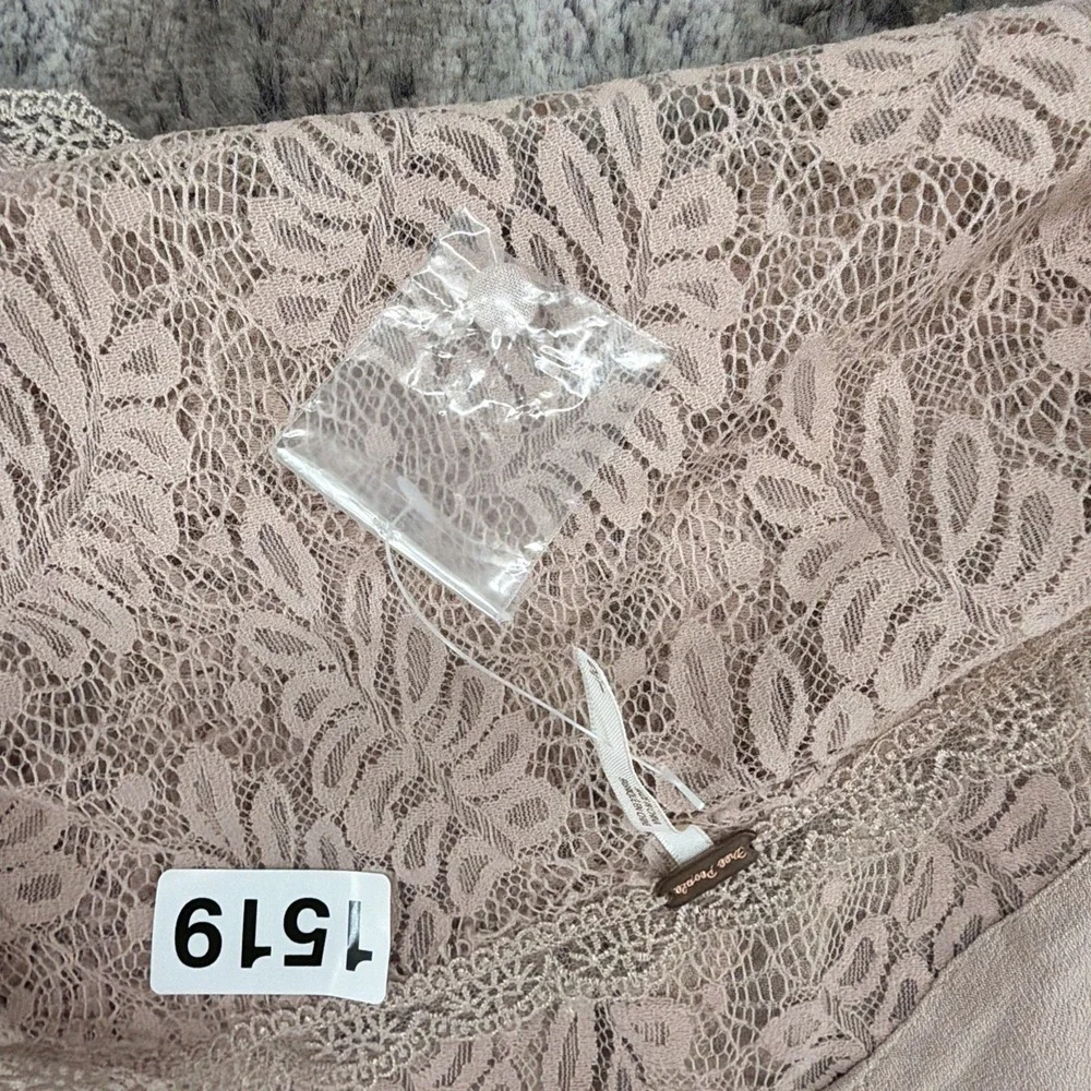 Free People Woman Blouse Large Mauve Rose lace top Boho 3/4 Sleeve NWOT